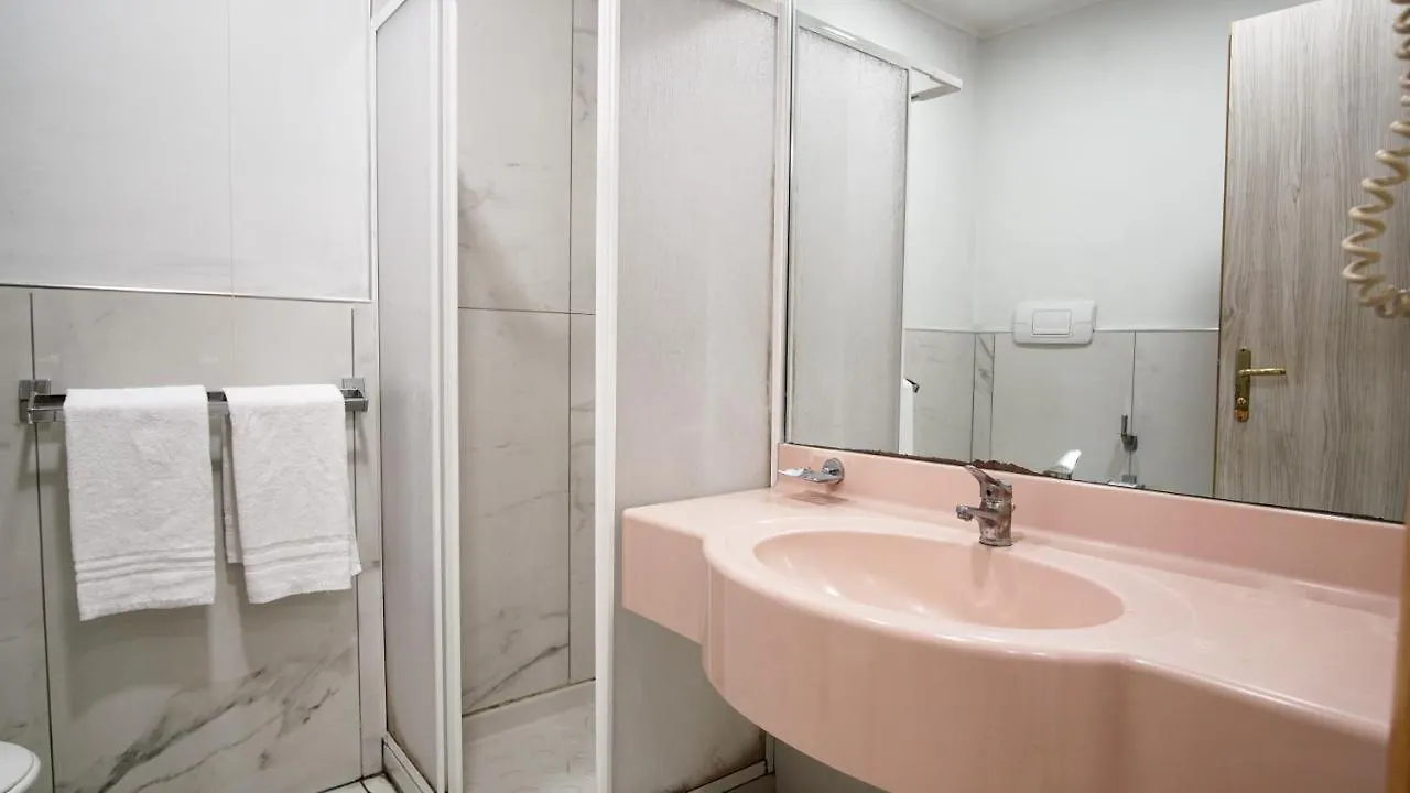 Hotel Cesare 14 Bed & Breakfast